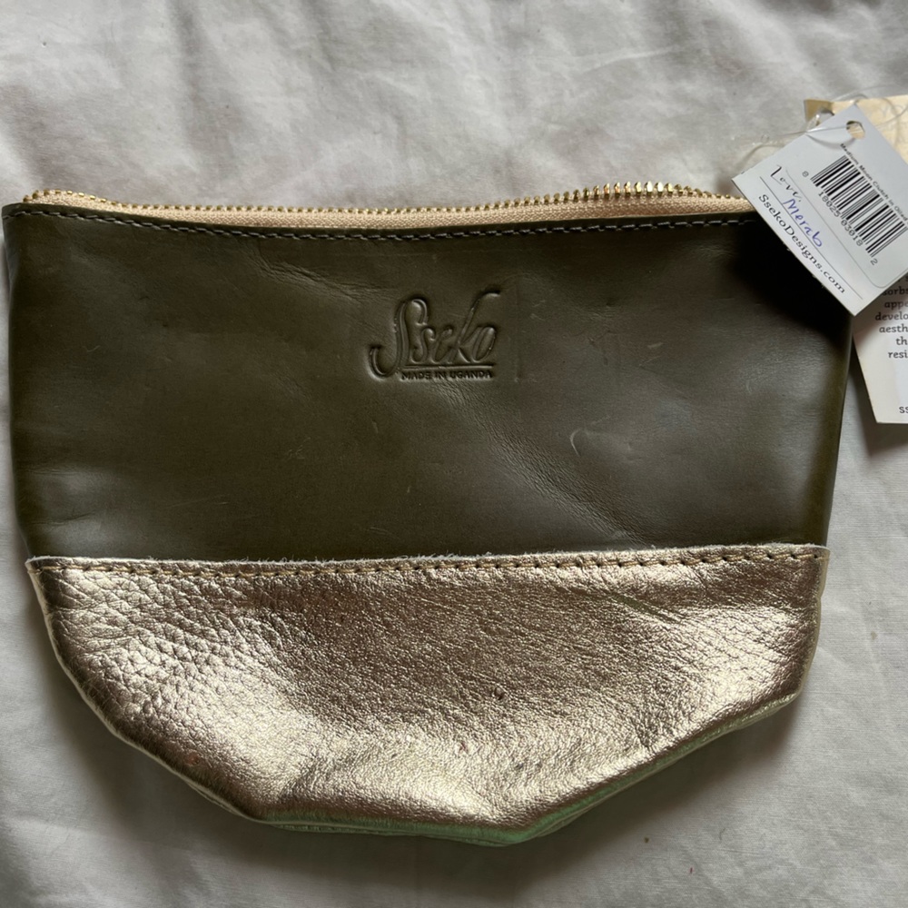 Medium Moon Clutch in Oiled Olive & Pebbled Lavender